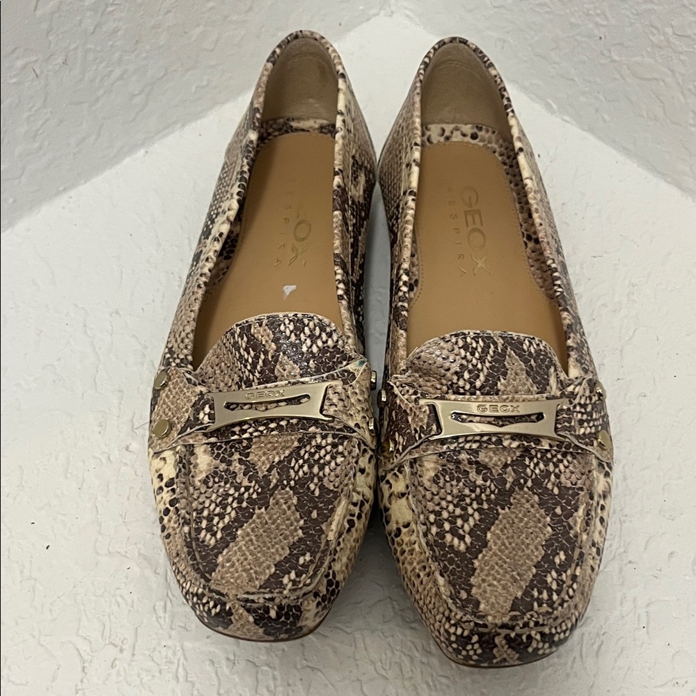 Geox Women's Textured Loafers - Brown and Cream